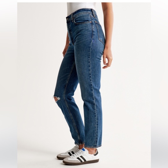 High Rise Mom Jean - Picture 4 of 10